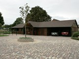 TUDOR FOTO STALL & CARPORT